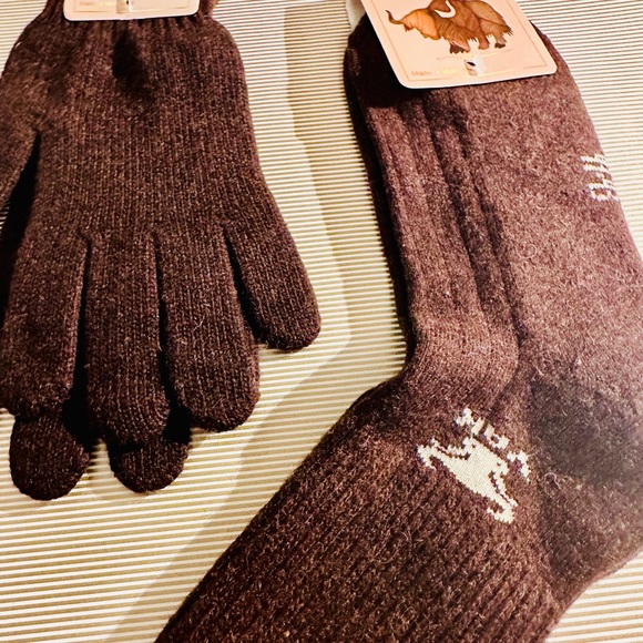 Genuine wool socks and gloves - Picture 2 of 3